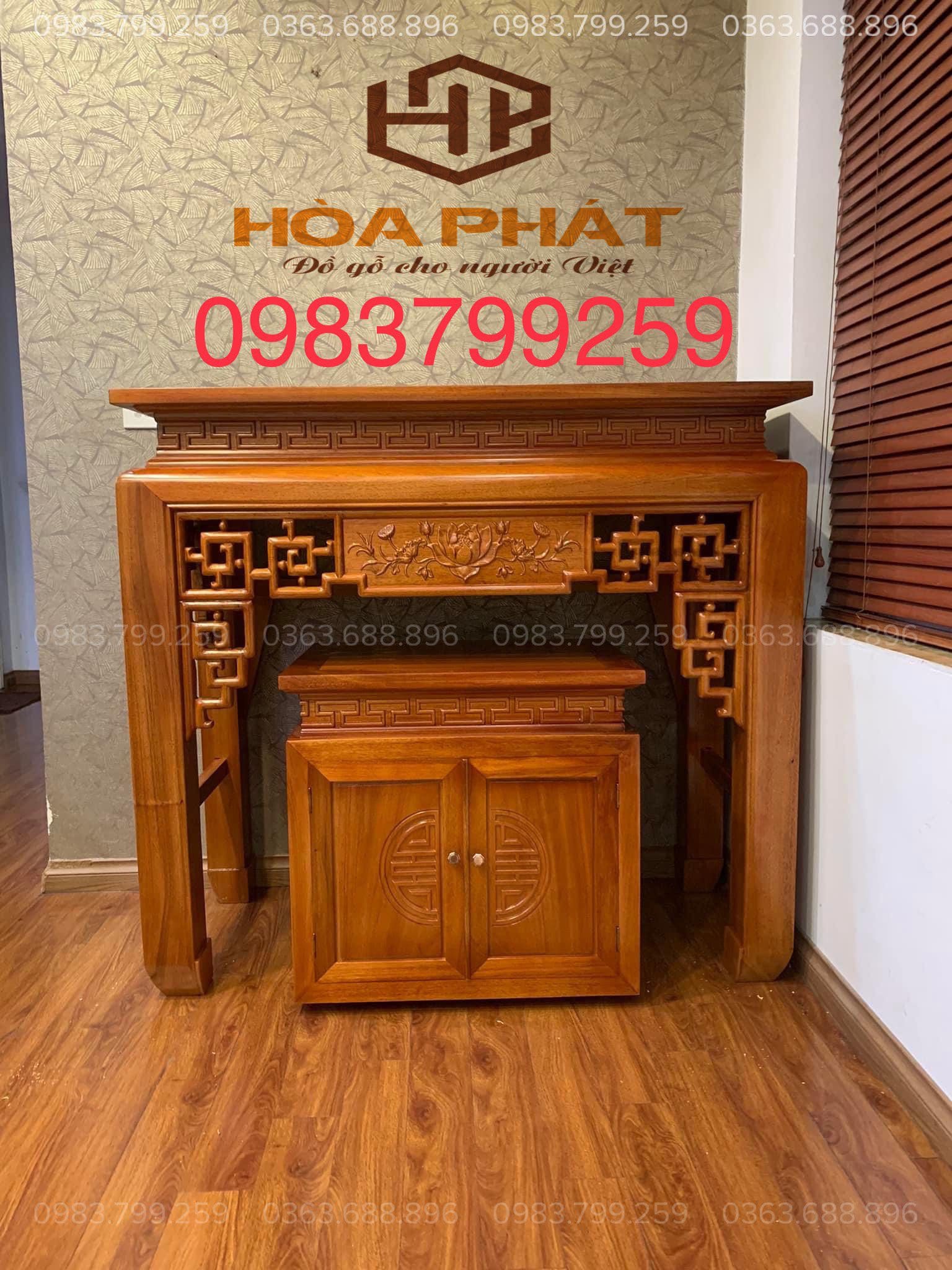 Mẫu bàn thờ gỗ tự nhiên với đường nét tinh tế, phù hợp với không gian thờ Phật và gia tiên.