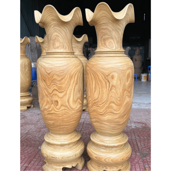 Lục bình gỗ Cẩm Vàng nguyên khối với đường vân nổi bật