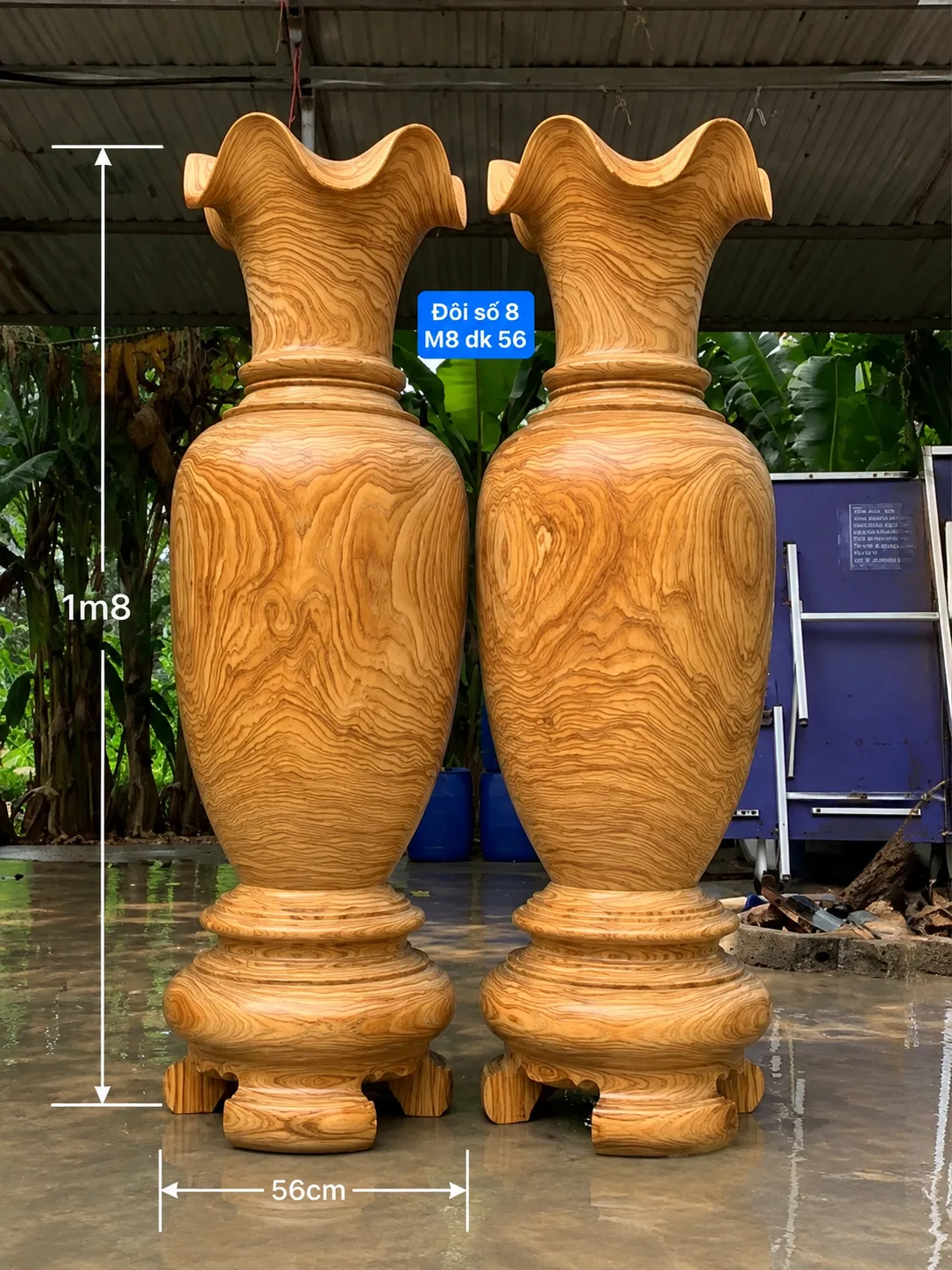 Đôi Lục Bình Gỗ Cẩm Vàng Cao 1m8 Chọn Gỗ Chọn Vân Víp Đôi lục bình gỗ Cẩm Vàng cao 1m8, đường kính 56cm, dáng đôi cân đối.