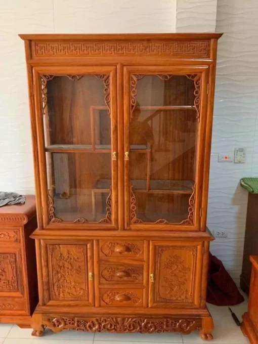 Giá tủ rượu gỗ tự nhiên phụ thuộc vào chất liệu gỗ, kích thước, kiểu dáng và độ tinh xảo của các chi tiết chạm khắc.