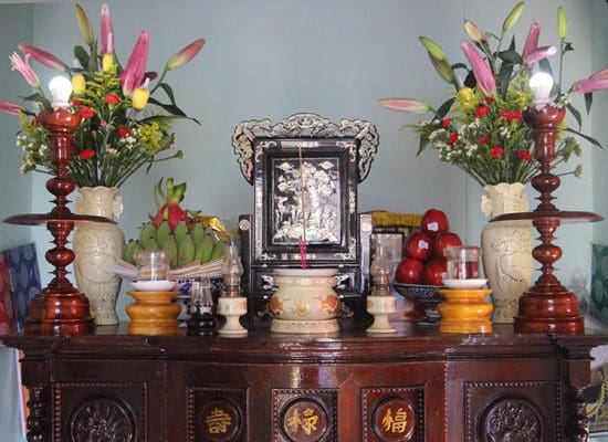 Cách sắp xếp bàn thờ ngày Tết 3 miền cần có những gì? Ban-tho-ngay-tet-01