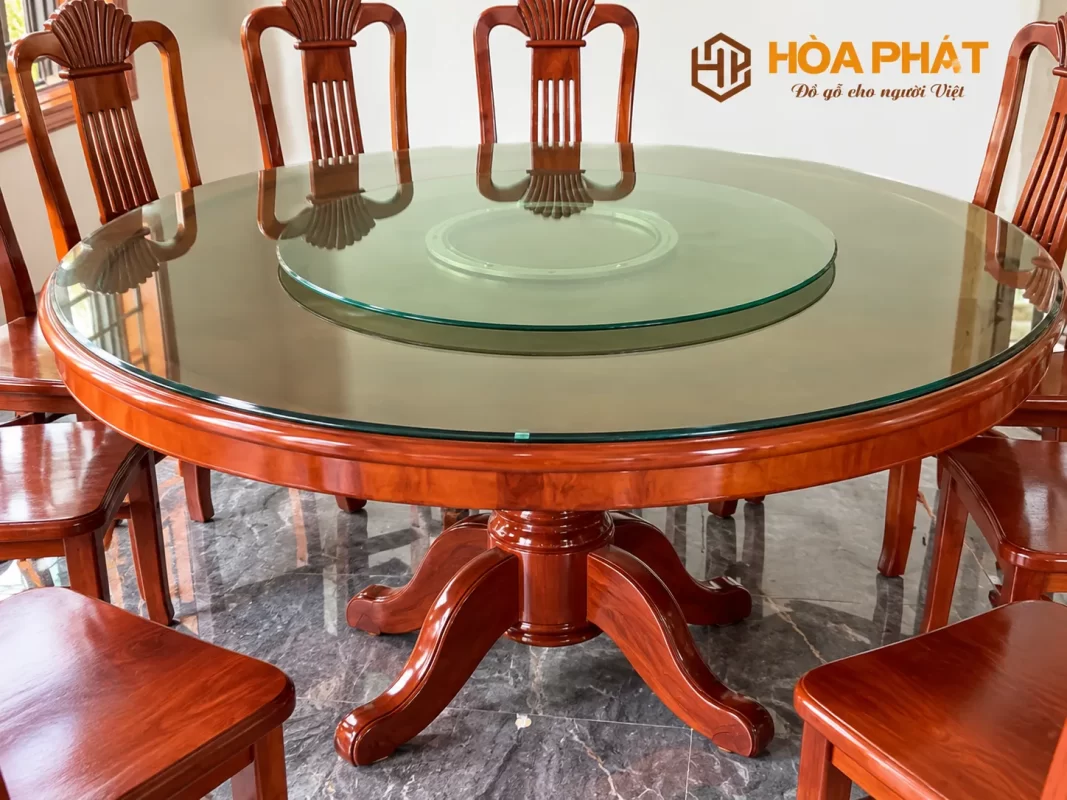 Thiết kế bàn tròn giúp bộ bàn ăn tạo không gian quây quần cho gia đình